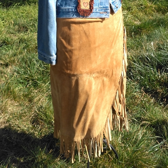 Vintage New Western Suede Skirt w/ Fringe - Picture 2 of 8